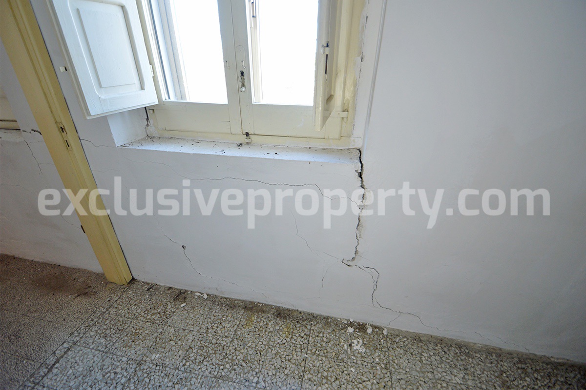 Charming Country House for Renovation with Land for Sale in Abruzzo - Italy - Peaceful Scerni Location