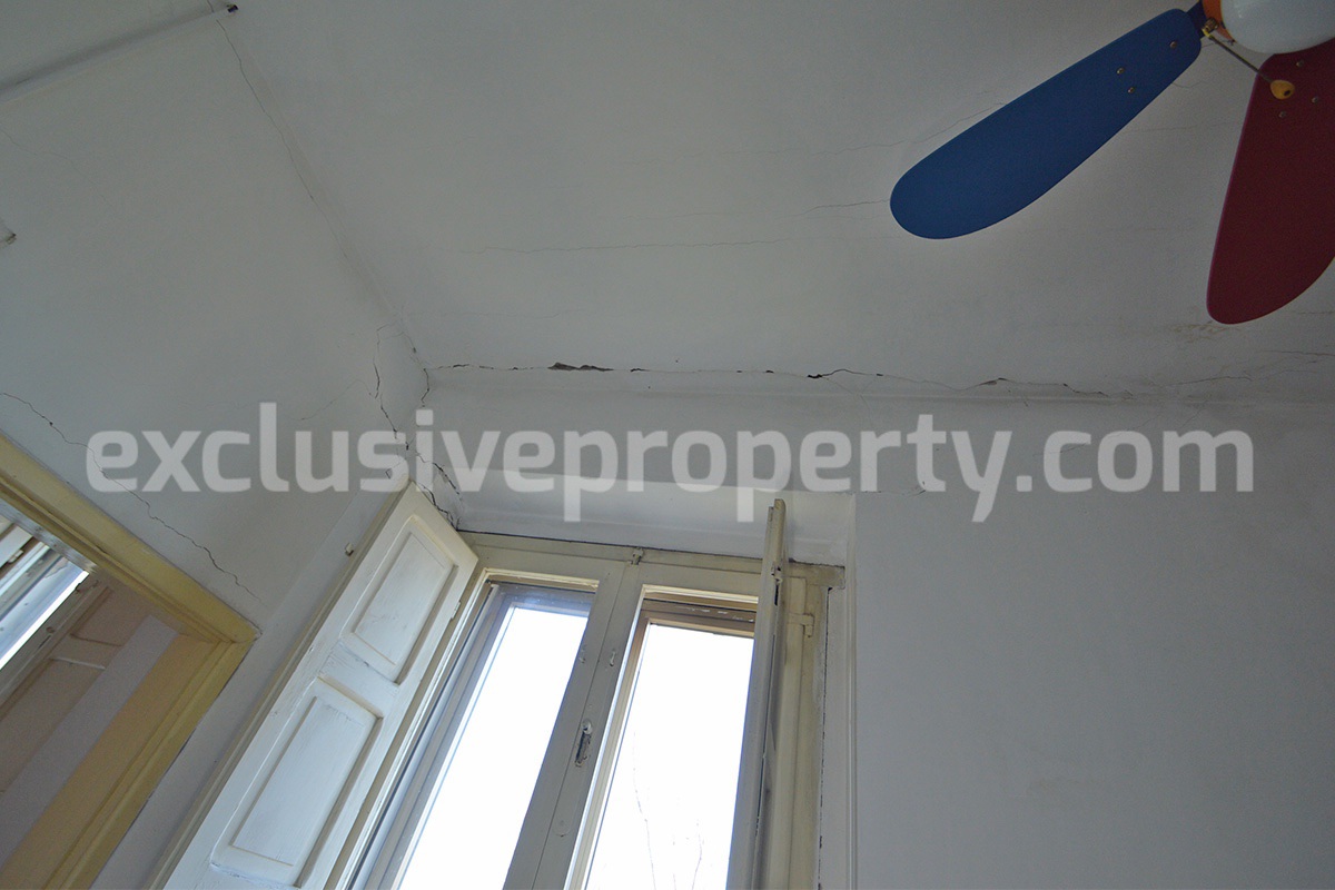 Charming Country House for Renovation with Land for Sale in Abruzzo - Italy - Peaceful Scerni Location