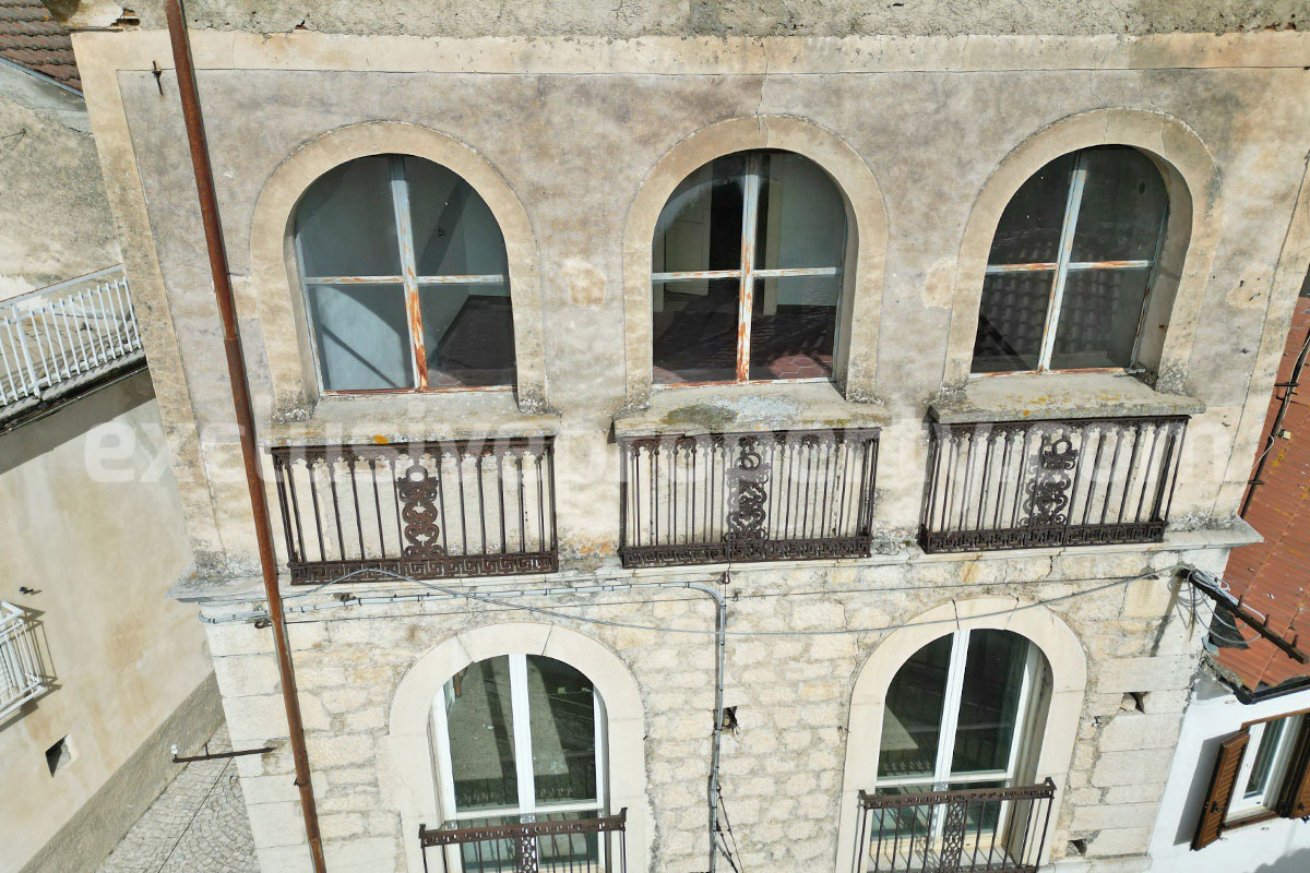 Historic Noble Palace to Restore with Private Terrace and Stone Wine Cellar - Carpinone - Molise - Italy
