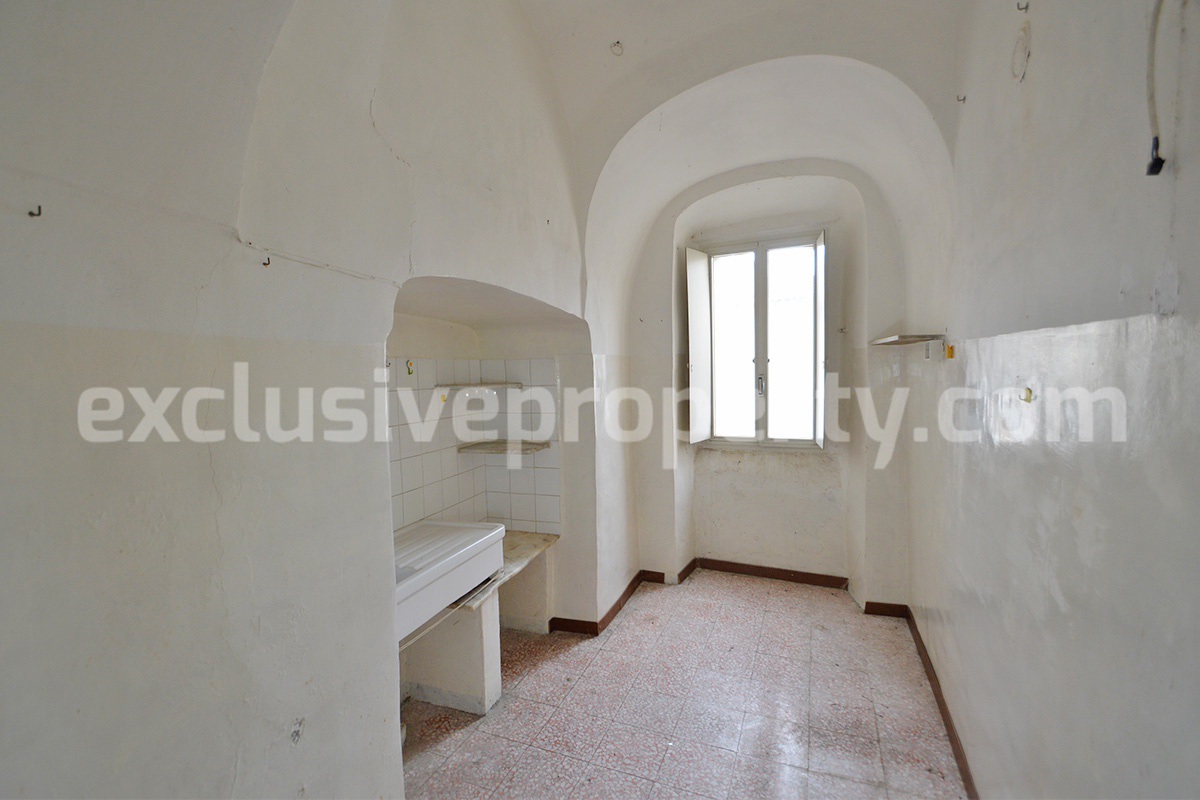Historic Noble Palace to Restore with Private Terrace and Stone Wine Cellar - Carpinone - Molise - Italy