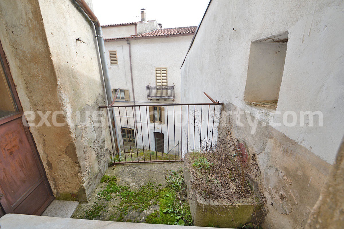 Historic Noble Palace to Restore with Private Terrace and Stone Wine Cellar - Carpinone - Molise - Italy