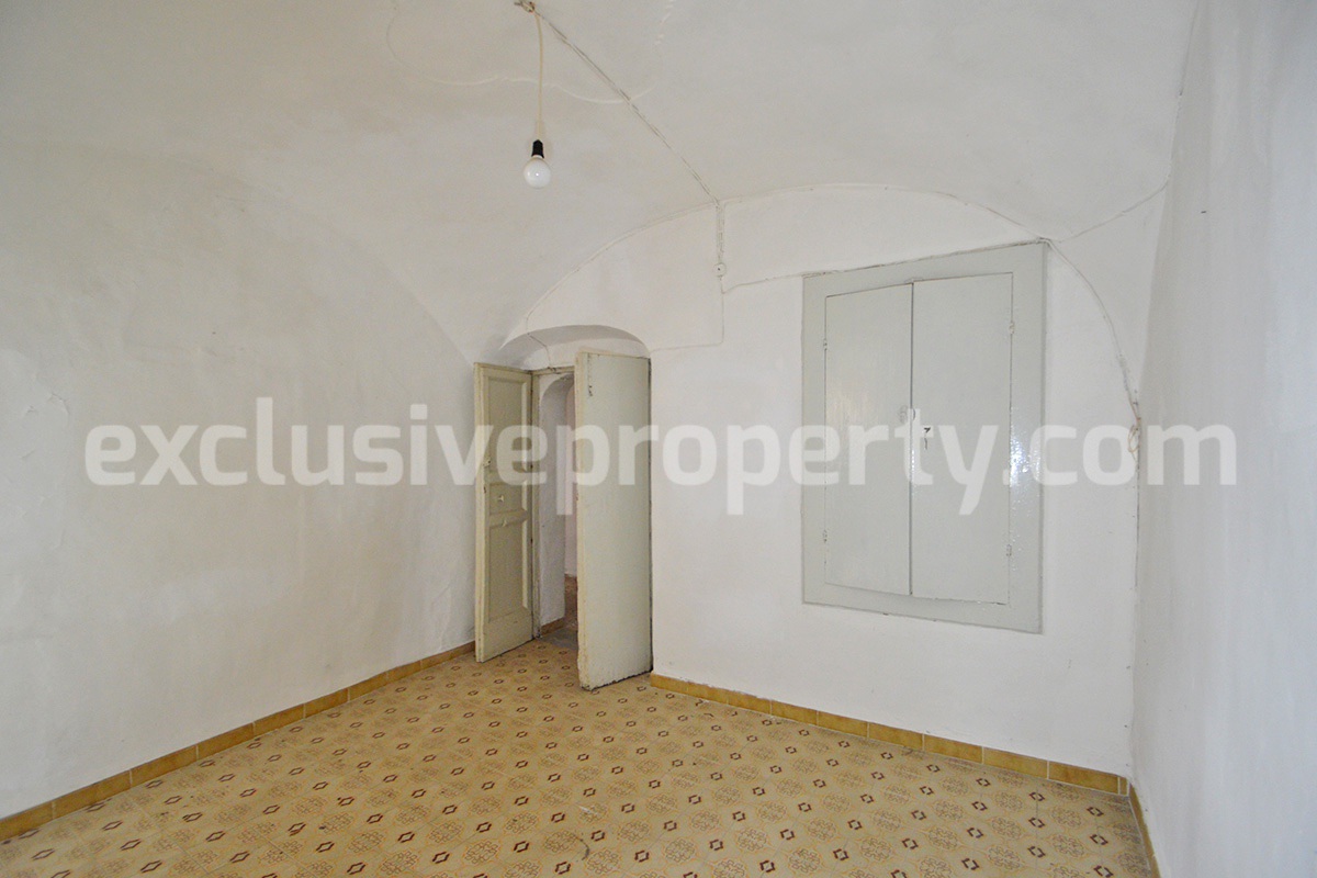 Historic Noble Palace to Restore with Private Terrace and Stone Wine Cellar - Carpinone - Molise - Italy