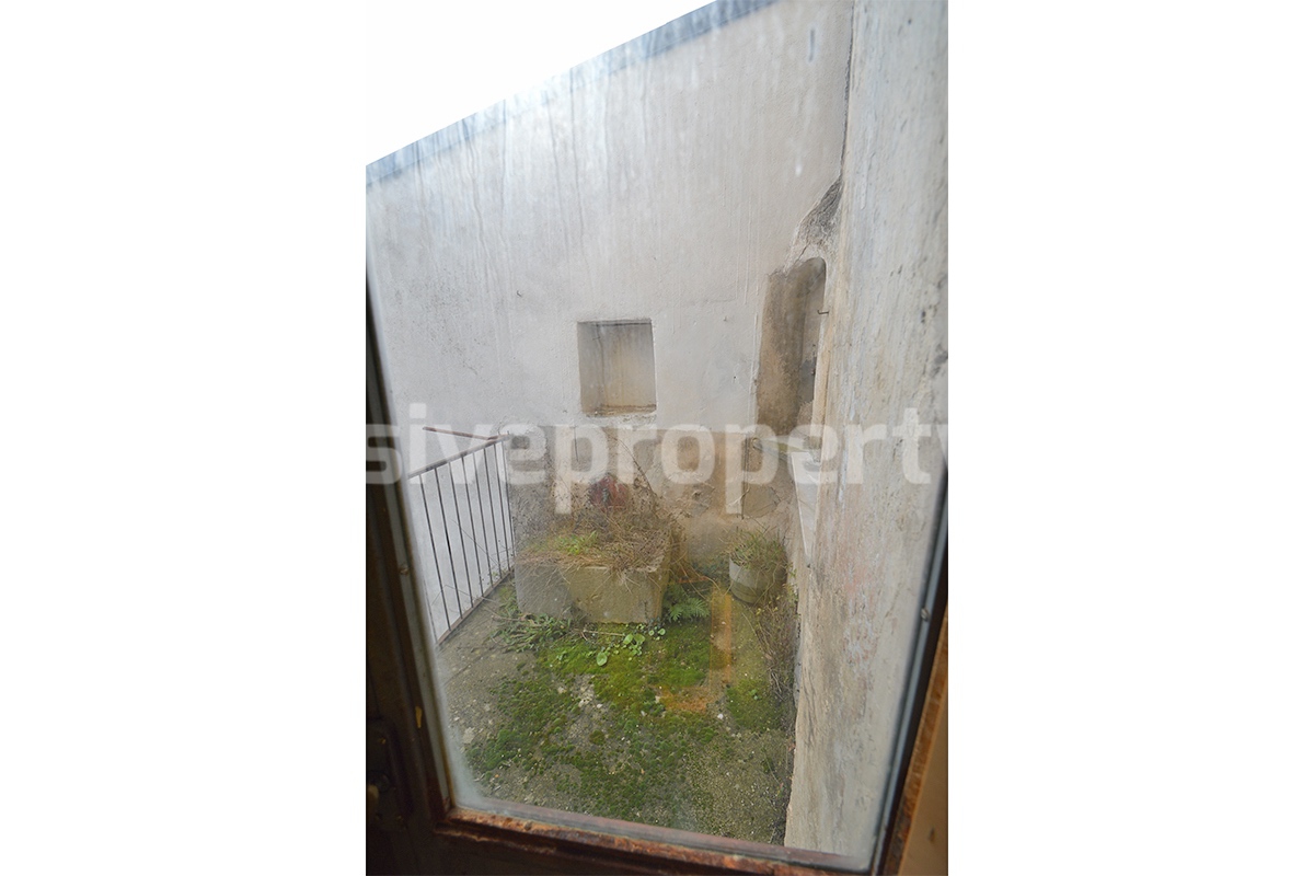 Historic Noble Palace to Restore with Private Terrace and Stone Wine Cellar - Carpinone - Molise - Italy