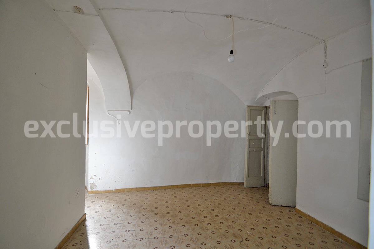 Historic Noble Palace to Restore with Private Terrace and Stone Wine Cellar - Carpinone - Molise - Italy