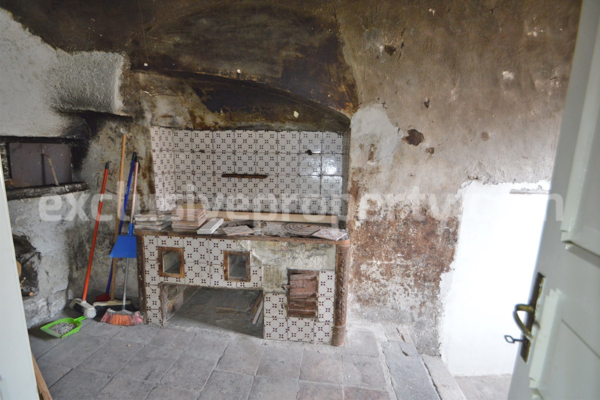 Historic Noble Palace to Restore with Private Terrace and Stone Wine Cellar - Carpinone - Molise - Italy