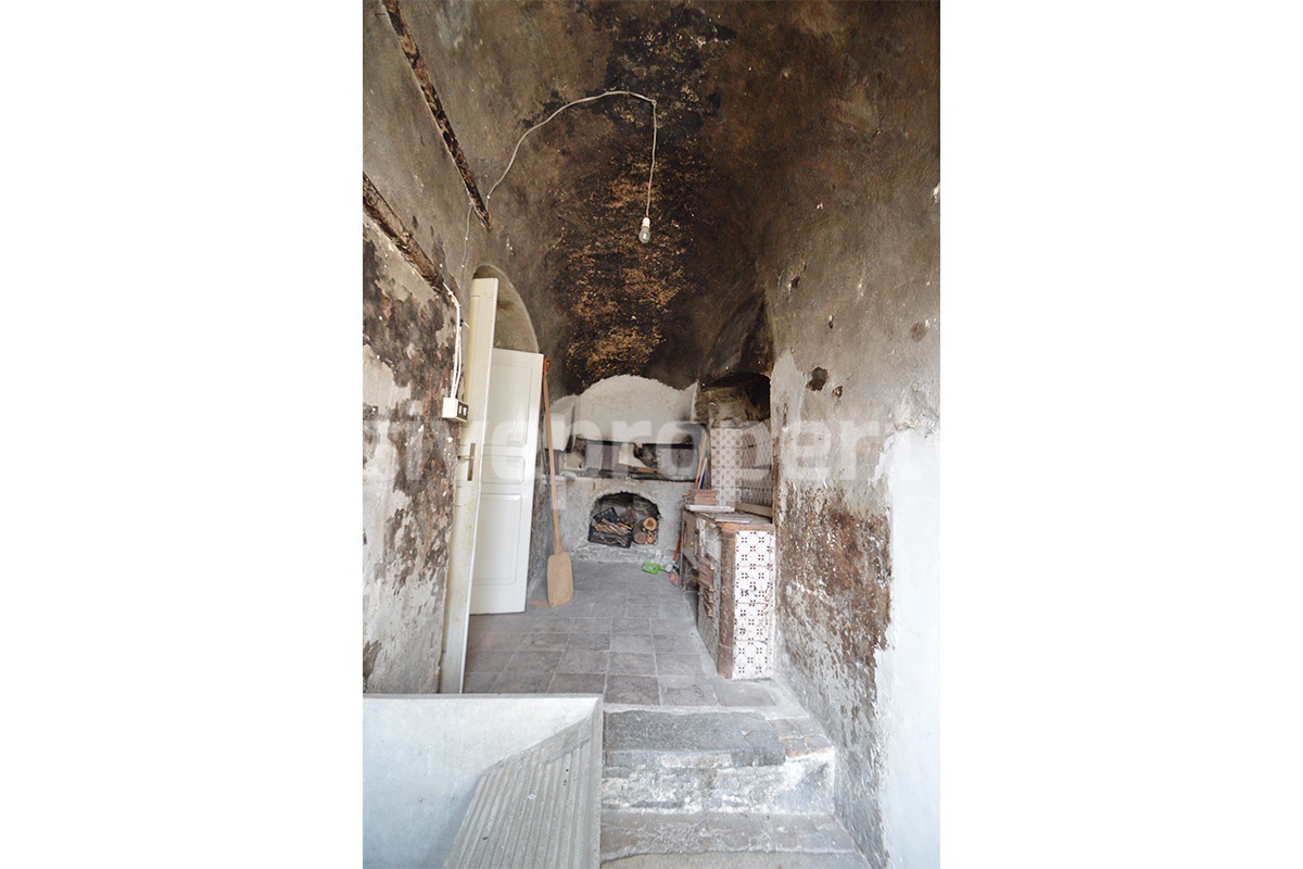 Historic Noble Palace to Restore with Private Terrace and Stone Wine Cellar - Carpinone - Molise - Italy