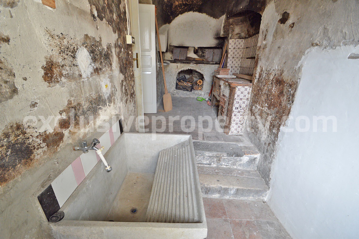 Historic Noble Palace to Restore with Private Terrace and Stone Wine Cellar - Carpinone - Molise - Italy