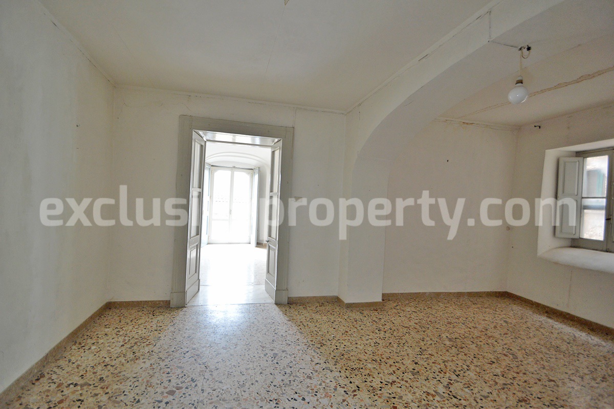 Historic Noble Palace to Restore with Private Terrace and Stone Wine Cellar - Carpinone - Molise - Italy