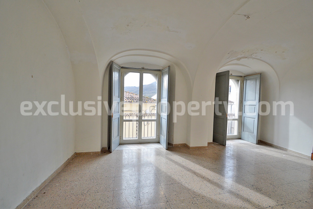 Historic Noble Palace to Restore with Private Terrace and Stone Wine Cellar - Carpinone - Molise - Italy