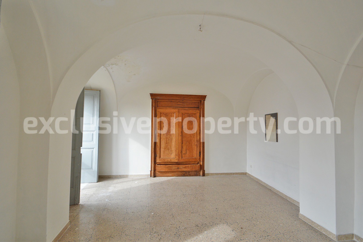 Historic Noble Palace to Restore with Private Terrace and Stone Wine Cellar - Carpinone - Molise - Italy
