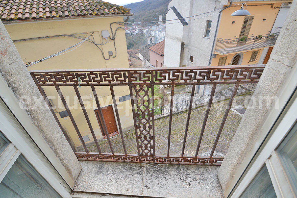 Historic Noble Palace to Restore with Private Terrace and Stone Wine Cellar - Carpinone - Molise - Italy