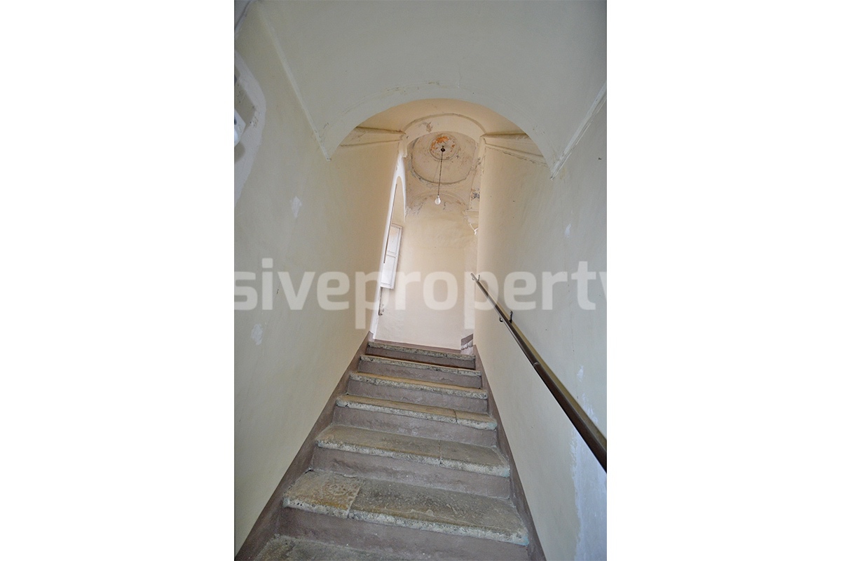 Historic Noble Palace to Restore with Private Terrace and Stone Wine Cellar - Carpinone - Molise - Italy
