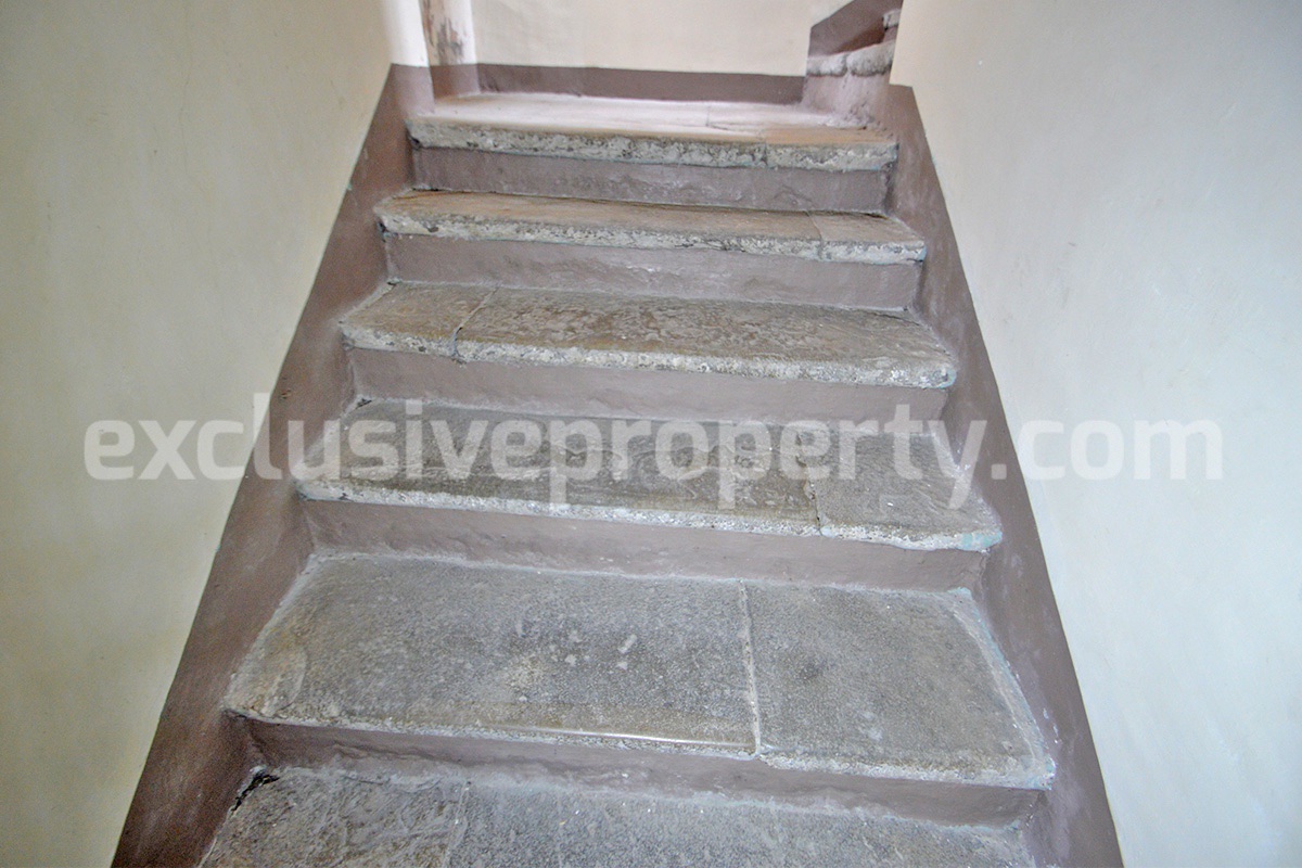 Historic Noble Palace to Restore with Private Terrace and Stone Wine Cellar - Carpinone - Molise - Italy