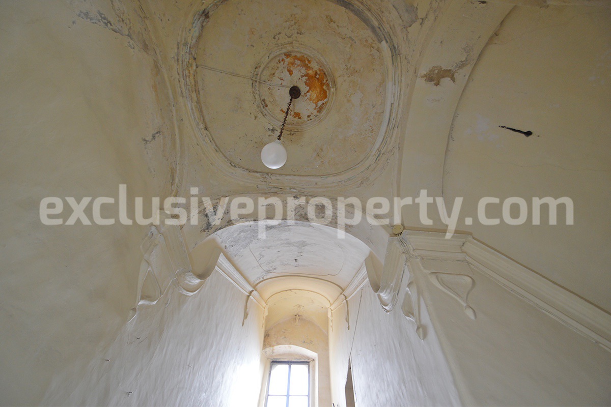 Historic Noble Palace to Restore with Private Terrace and Stone Wine Cellar - Carpinone - Molise - Italy