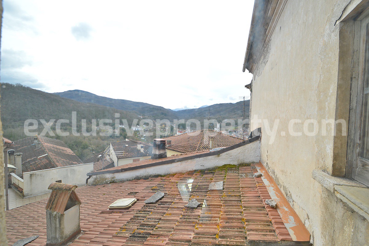 Historic Noble Palace to Restore with Private Terrace and Stone Wine Cellar - Carpinone - Molise - Italy