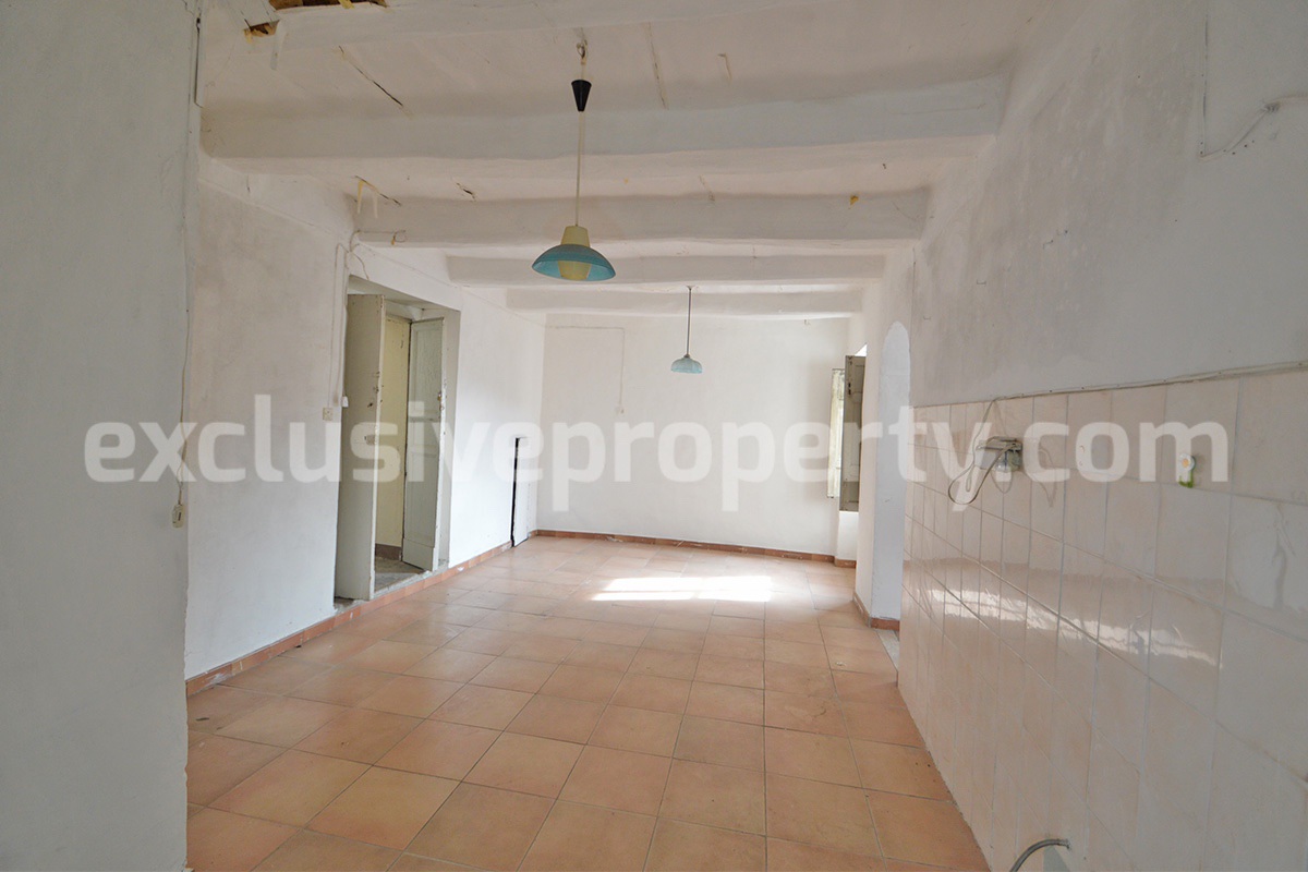 Historic Noble Palace to Restore with Private Terrace and Stone Wine Cellar - Carpinone - Molise - Italy