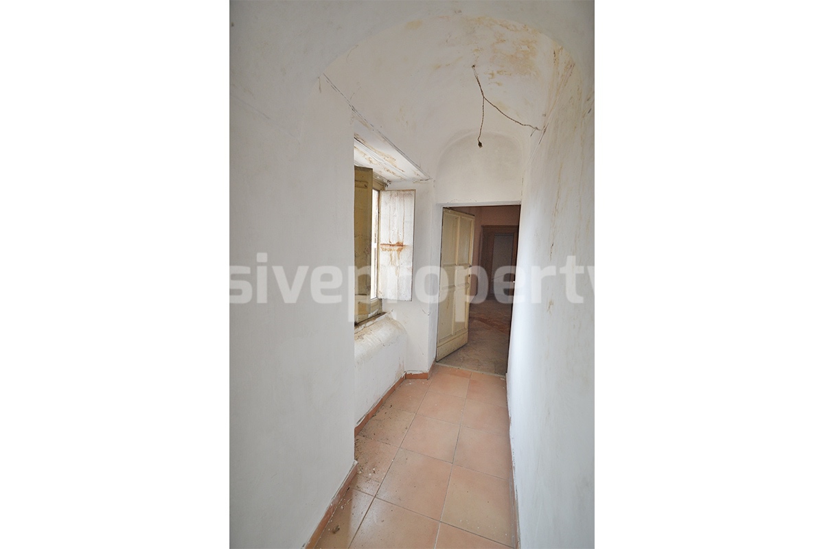 Historic Noble Palace to Restore with Private Terrace and Stone Wine Cellar - Carpinone - Molise - Italy