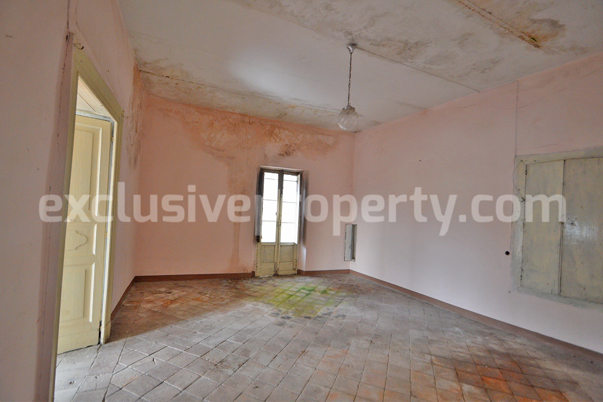 Historic Noble Palace to Restore with Private Terrace and Stone Wine Cellar - Carpinone - Molise - Italy