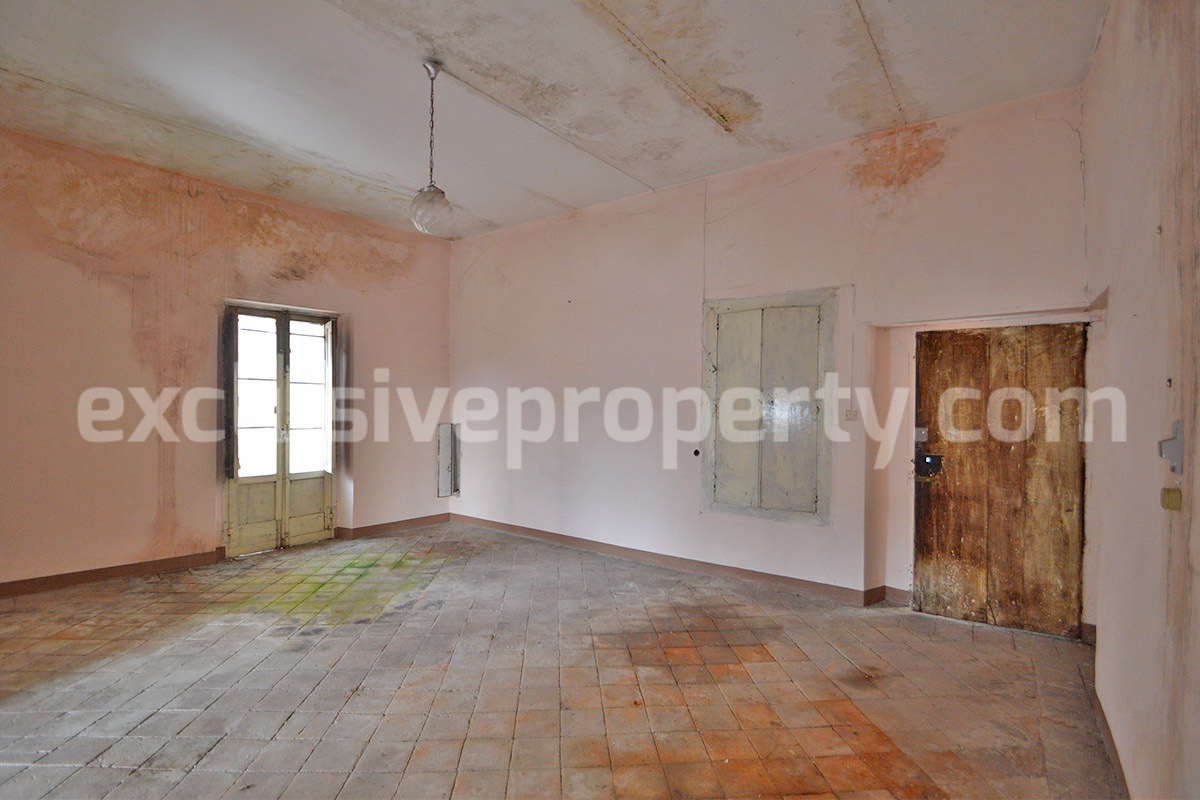 Historic Noble Palace to Restore with Private Terrace and Stone Wine Cellar - Carpinone - Molise - Italy