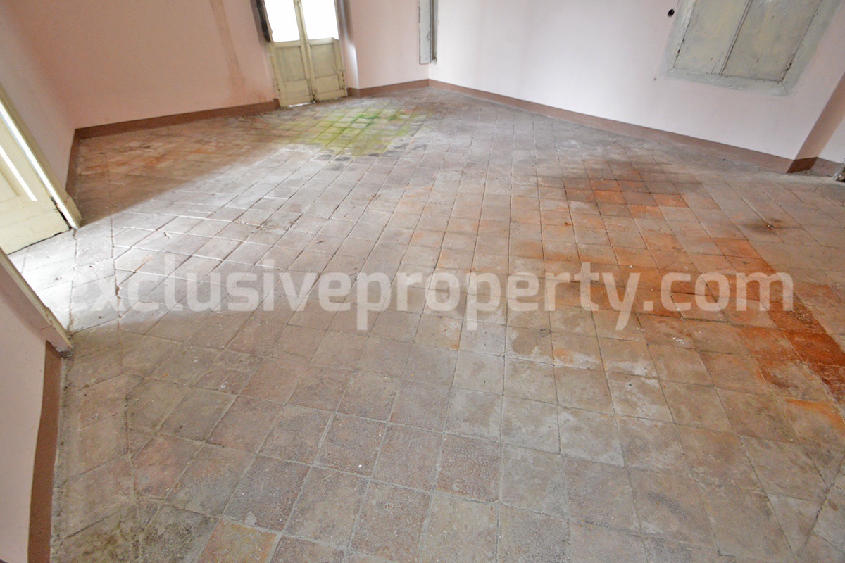 Historic Noble Palace to Restore with Private Terrace and Stone Wine Cellar - Carpinone - Molise - Italy