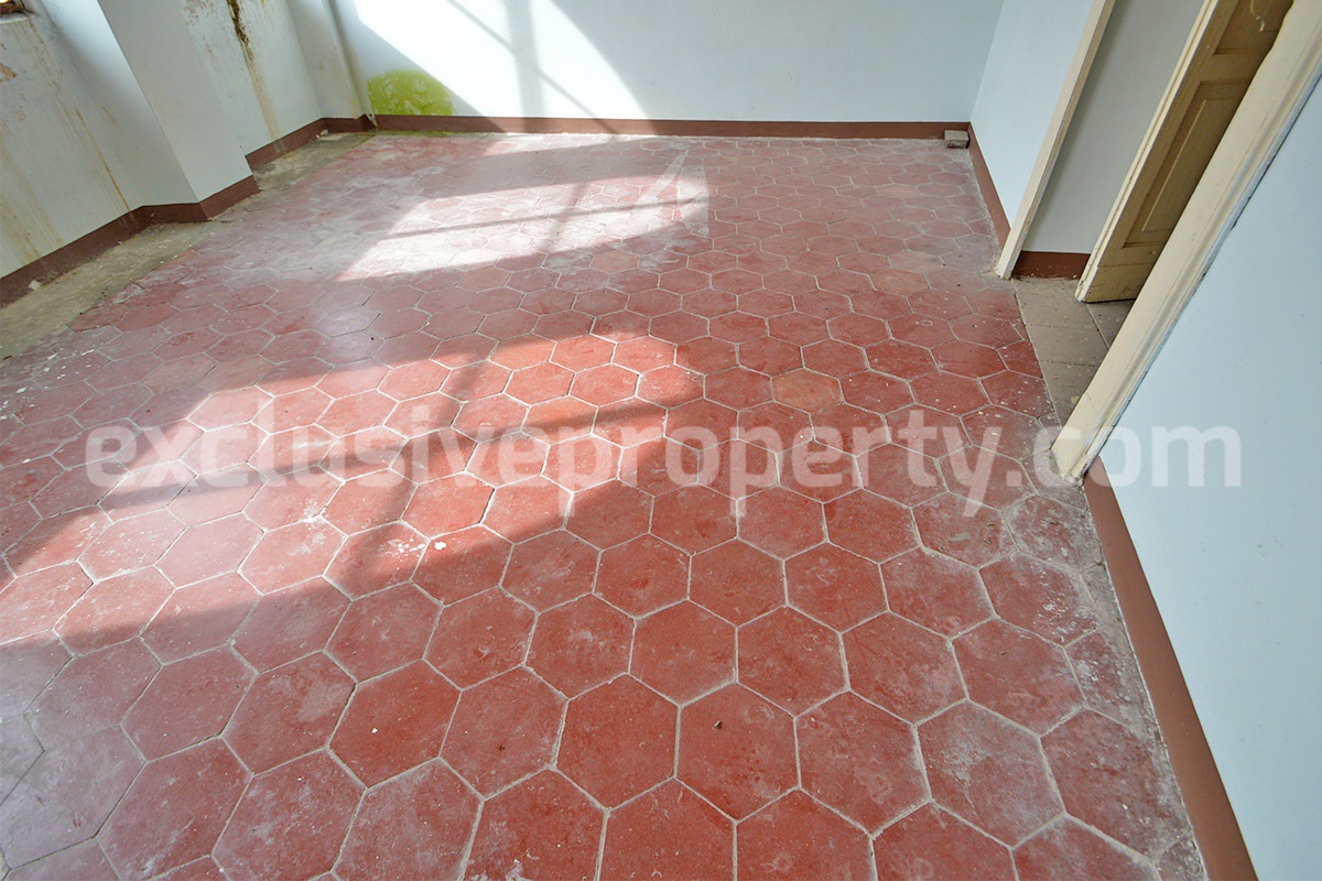 Historic Noble Palace to Restore with Private Terrace and Stone Wine Cellar - Carpinone - Molise - Italy