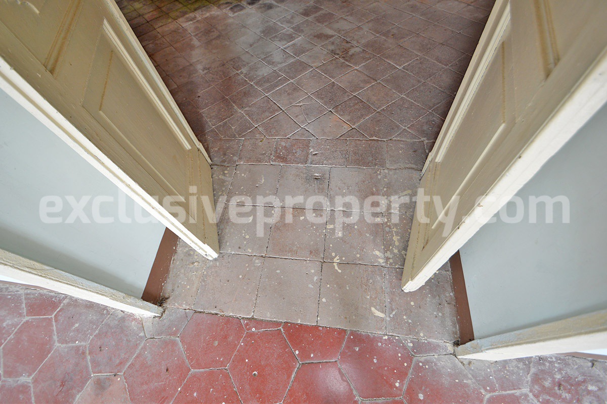 Historic Noble Palace to Restore with Private Terrace and Stone Wine Cellar - Carpinone - Molise - Italy