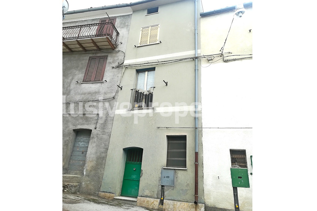 Renovated house with two bedrooms and cellar for sale in Italy 3
