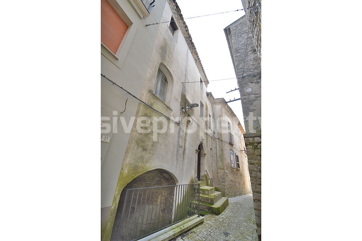 Historic Noble Palace to Restore with Private Terrace and Stone Wine Cellar - Carpinone - Molise - Italy