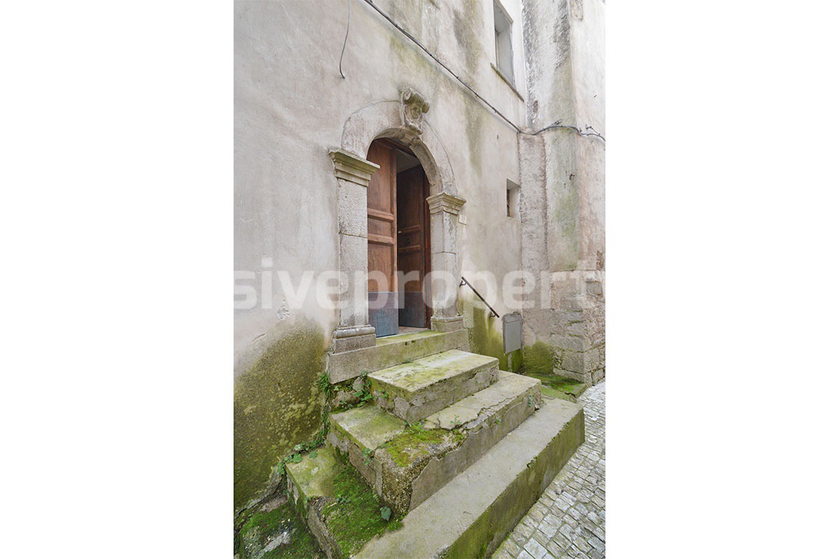 Historic Noble Palace to Restore with Private Terrace and Stone Wine Cellar - Carpinone - Molise - Italy