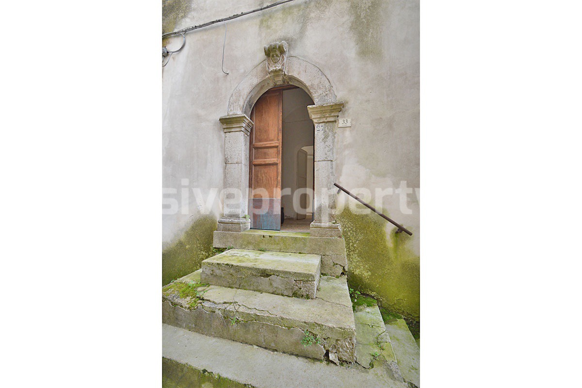 Historic Noble Palace to Restore with Private Terrace and Stone Wine Cellar - Carpinone - Molise - Italy