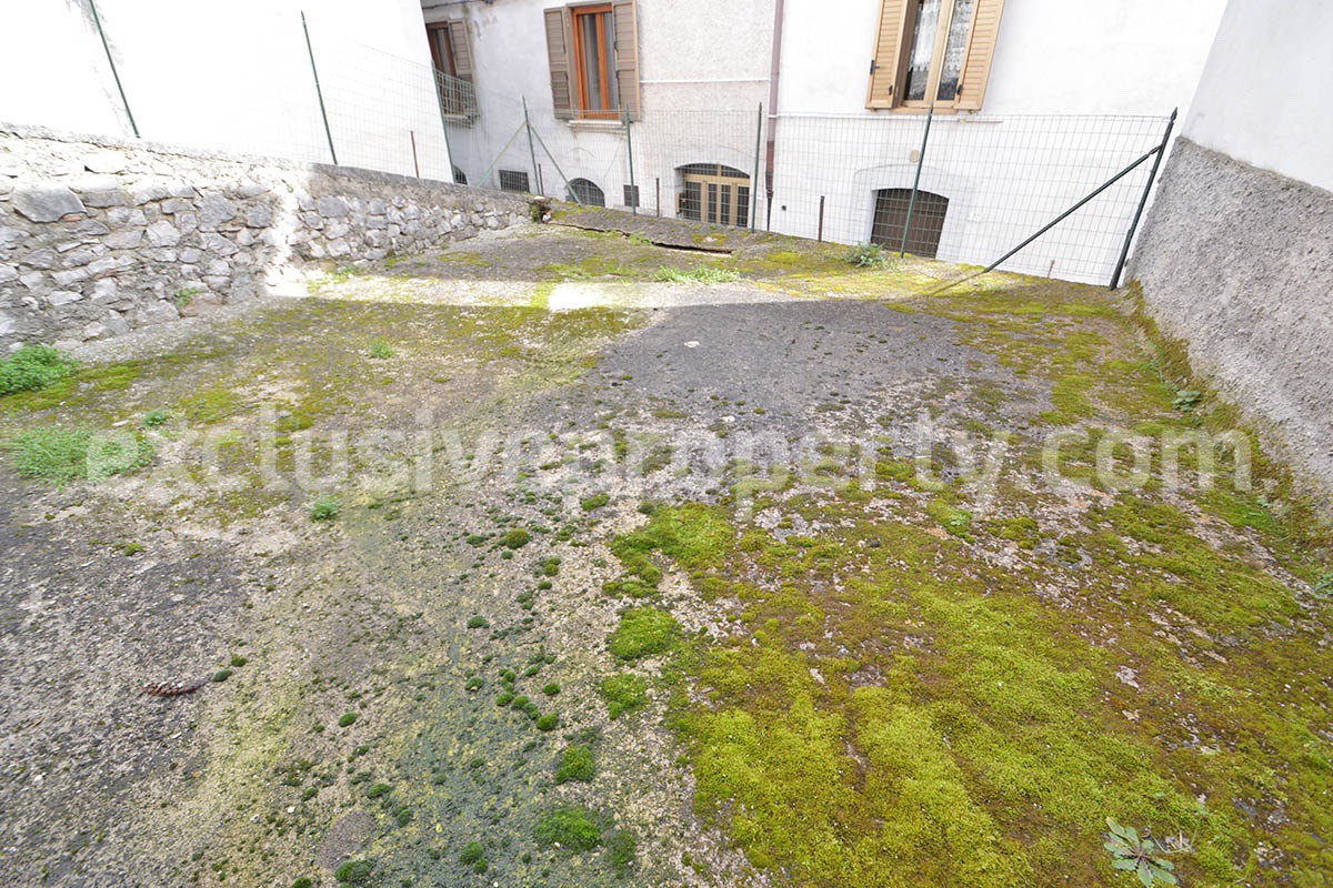 Historic Noble Palace to Restore with Private Terrace and Stone Wine Cellar - Carpinone - Molise - Italy