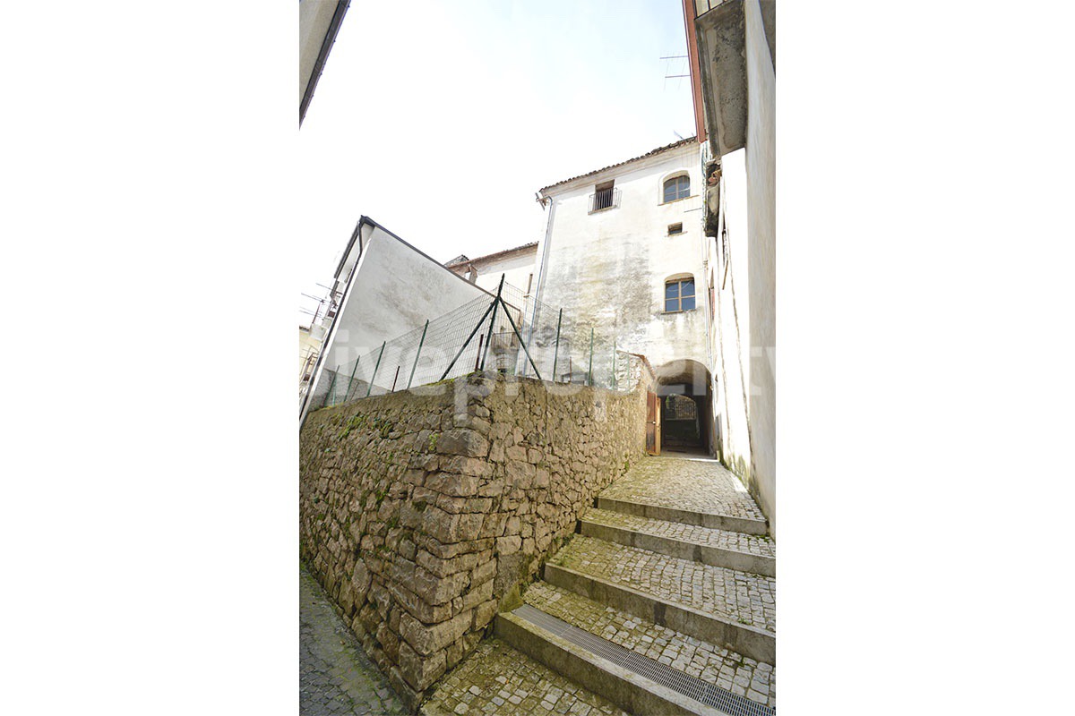 Historic Noble Palace to Restore with Private Terrace and Stone Wine Cellar - Carpinone - Molise - Italy