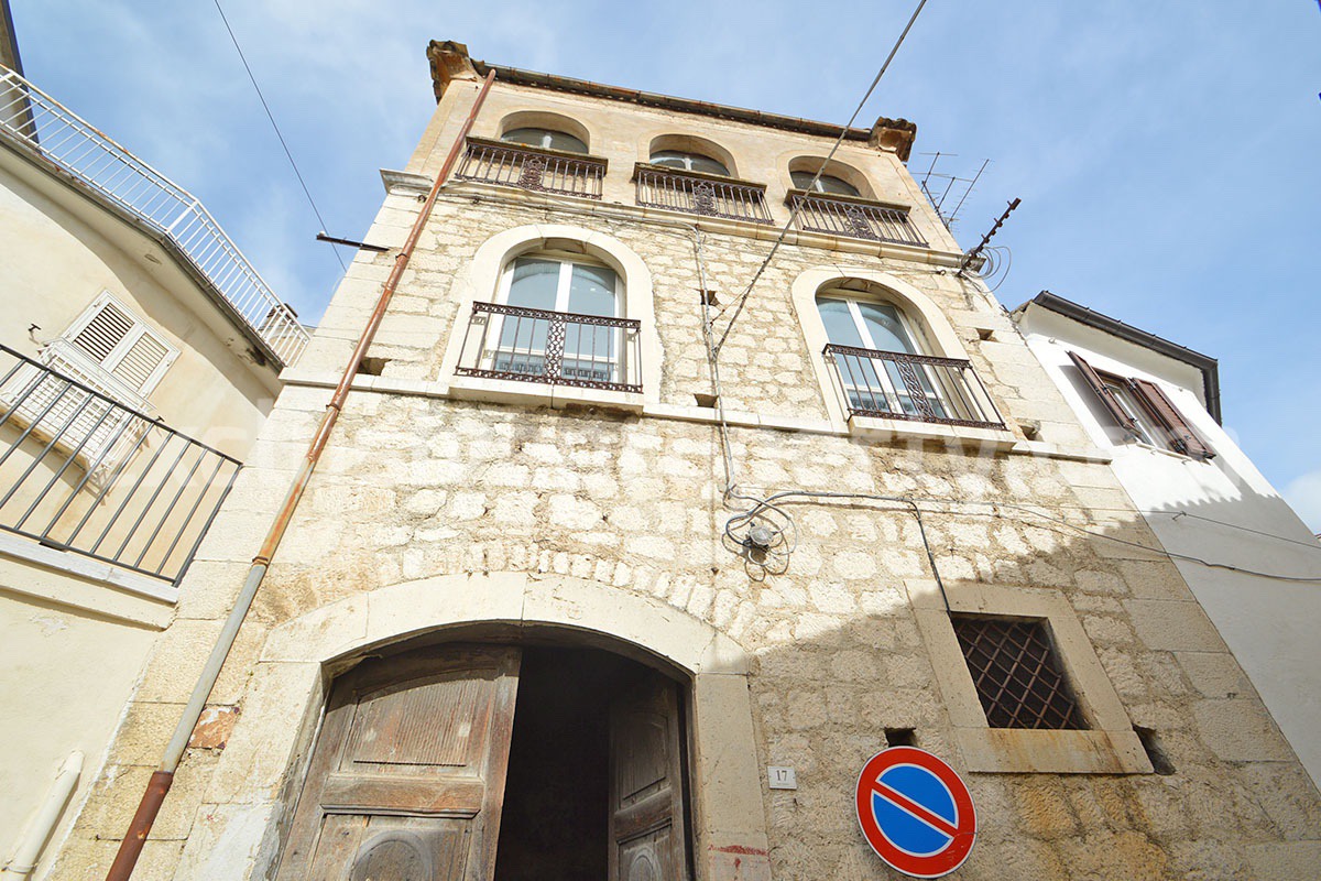 Historic Noble Palace to Restore with Private Terrace and Stone Wine Cellar - Carpinone - Molise - Italy
