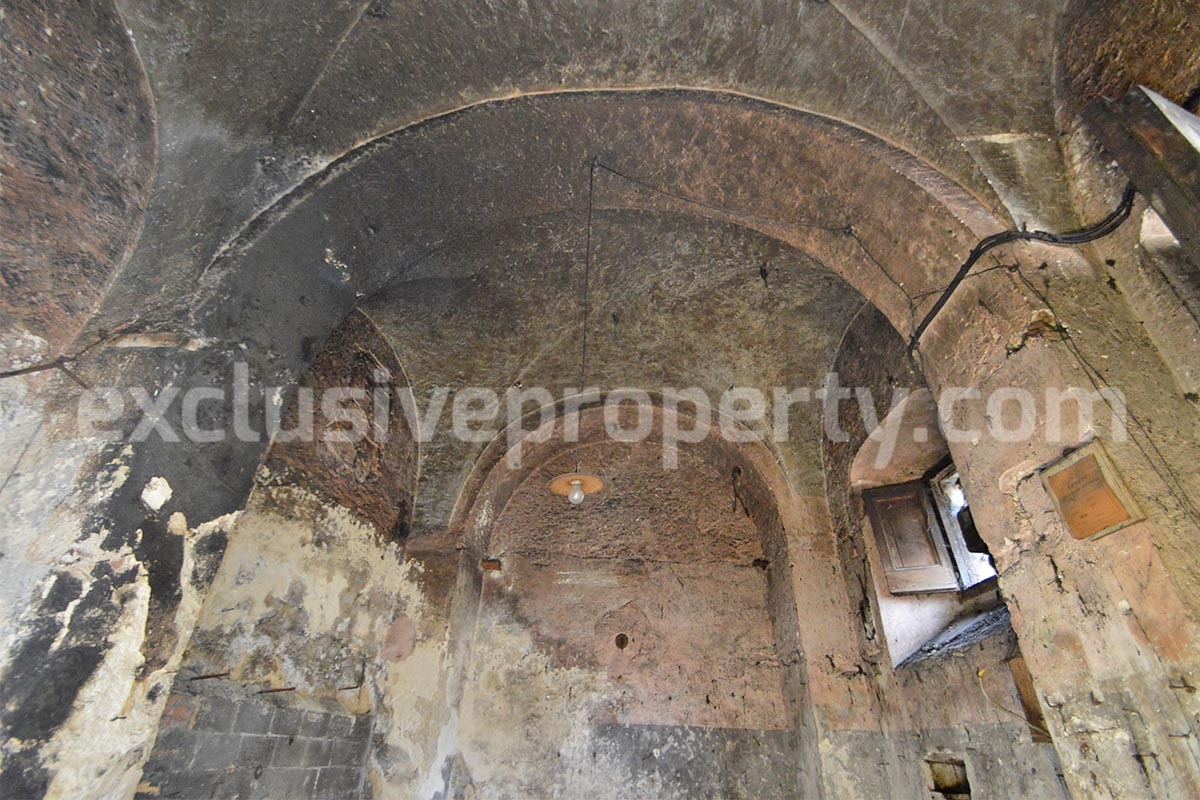 Historic Noble Palace to Restore with Private Terrace and Stone Wine Cellar - Carpinone - Molise - Italy