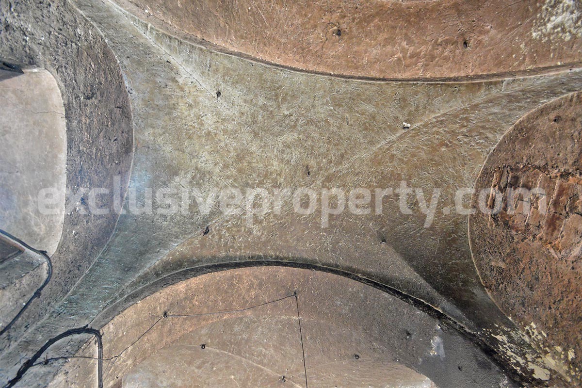 Historic Noble Palace to Restore with Private Terrace and Stone Wine Cellar - Carpinone - Molise - Italy