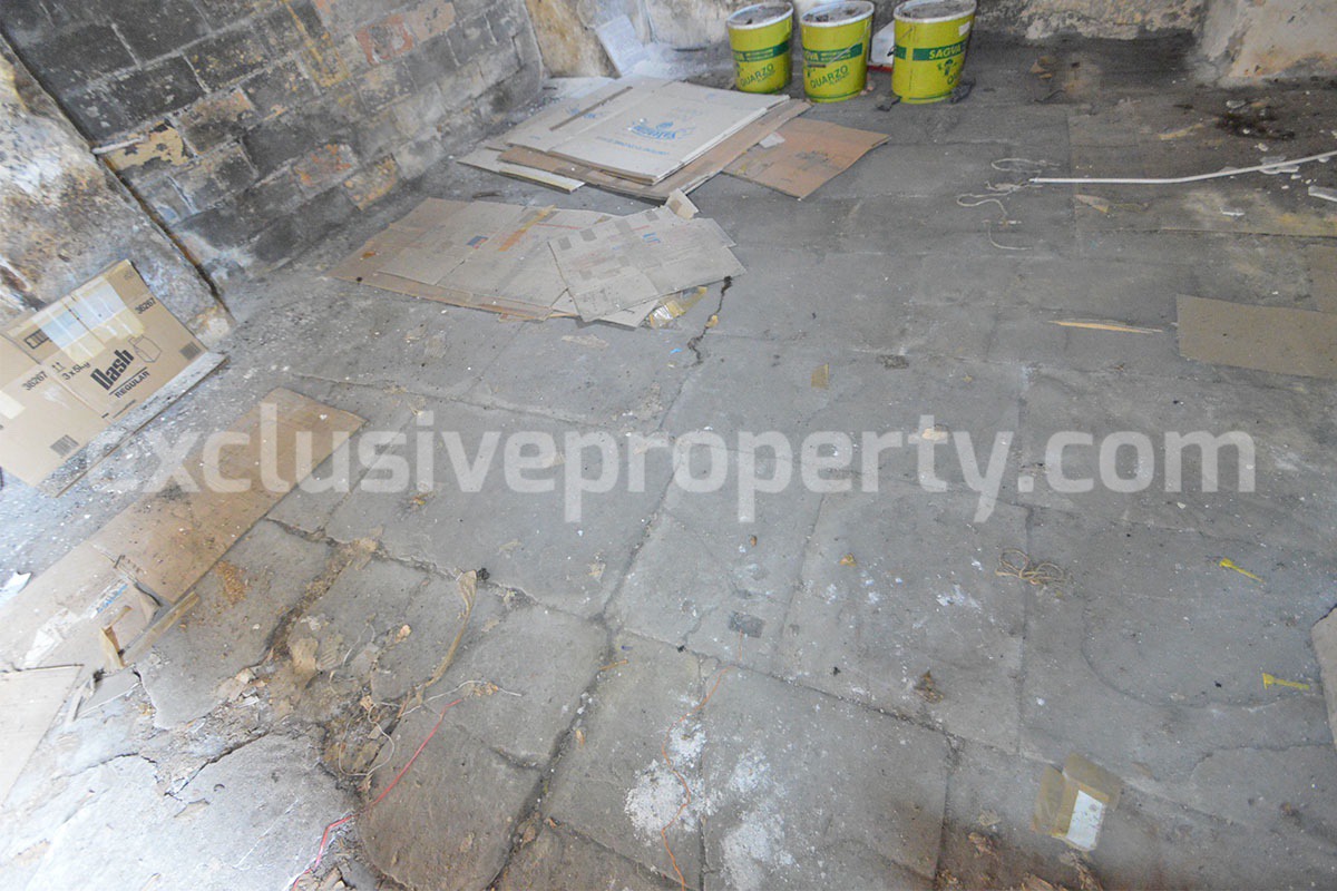 Historic Noble Palace to Restore with Private Terrace and Stone Wine Cellar - Carpinone - Molise - Italy