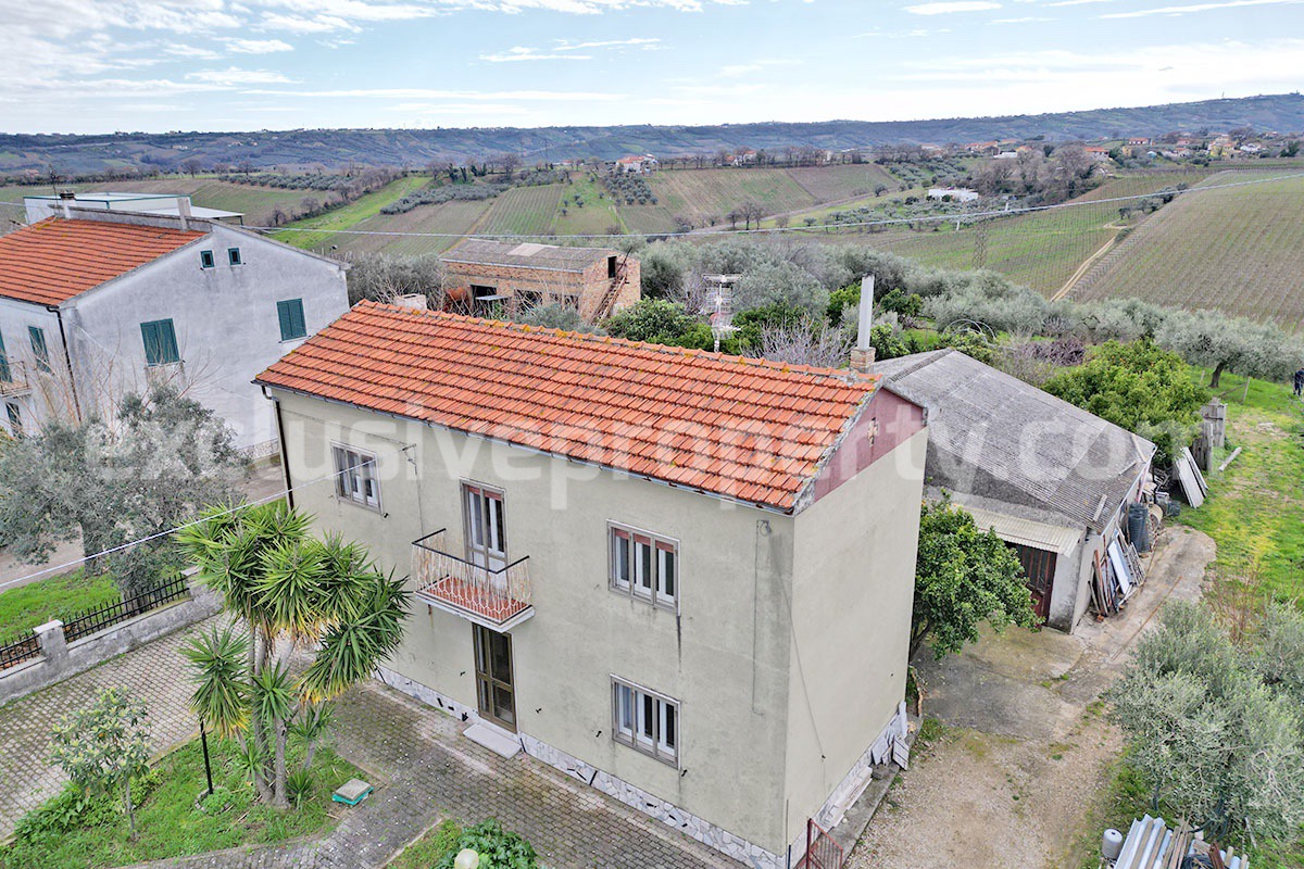 Country House with Olive Grove and Sea View - 5 Minutes from the Adriatic Coast - Abruzzo - Italy