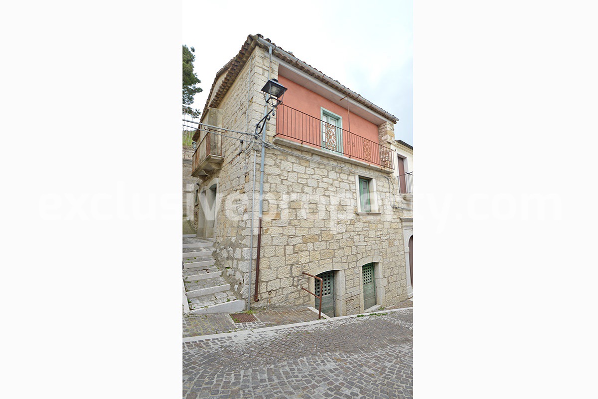 Stone town house for sale in Italy - Molise Region 49