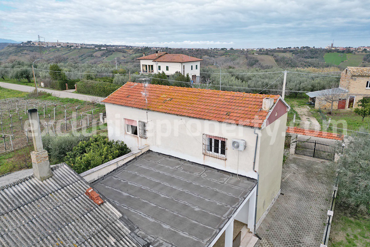 Country House with Olive Grove and Sea View - 5 Minutes from the Adriatic Coast - Abruzzo - Italy
