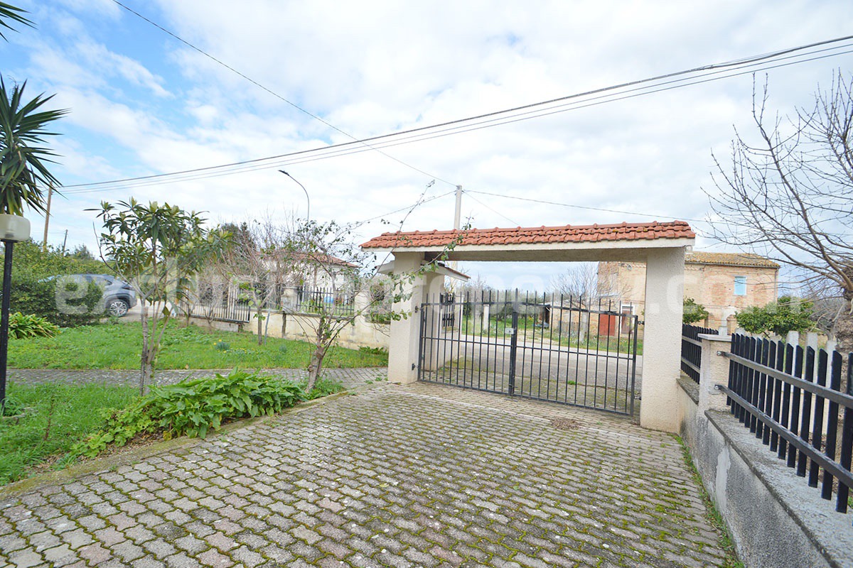 Country House with Olive Grove and Sea View - 5 Minutes from the Adriatic Coast - Abruzzo - Italy