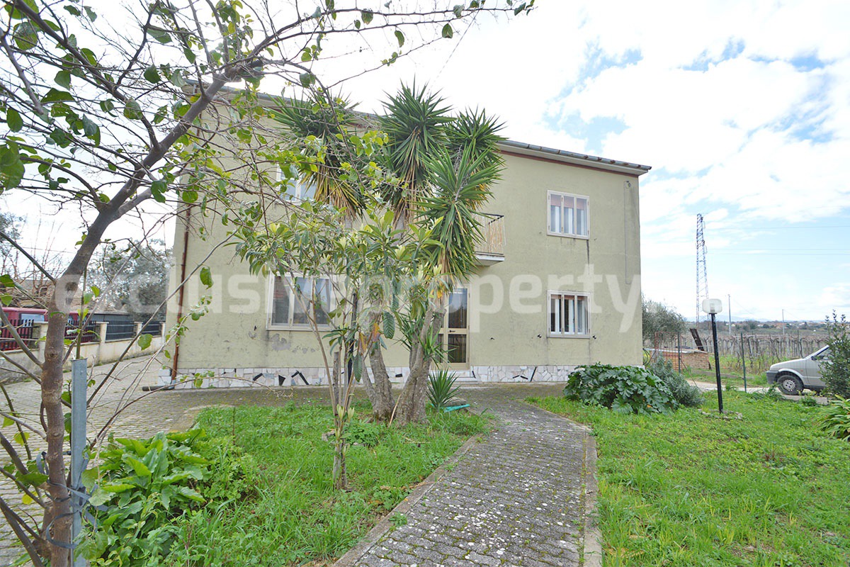 Country House with Olive Grove and Sea View - 5 Minutes from the Adriatic Coast - Abruzzo - Italy