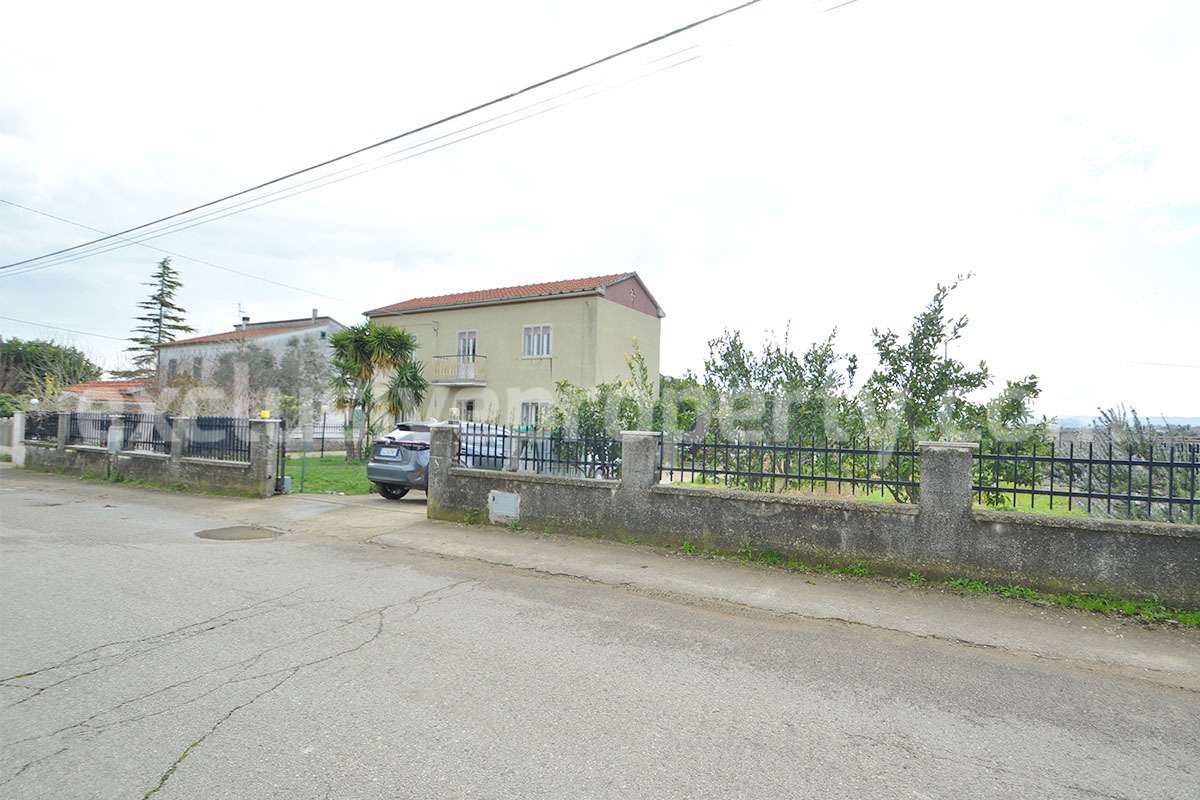 Country House with Olive Grove and Sea View - 5 Minutes from the Adriatic Coast - Abruzzo - Italy