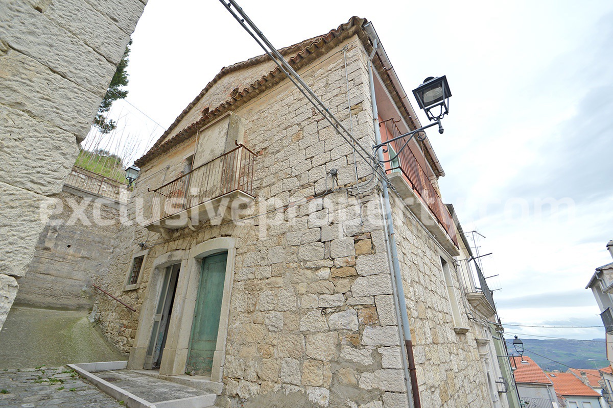 Stone town house for sale in Italy - Molise Region 52