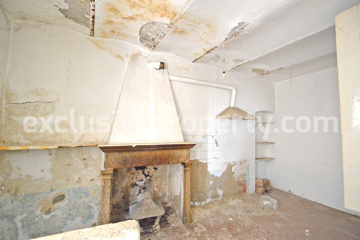 Stone town house for sale in Italy - Molise Region 26