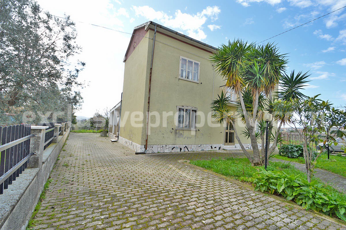 Country House with Olive Grove and Sea View - 5 Minutes from the Adriatic Coast - Abruzzo - Italy