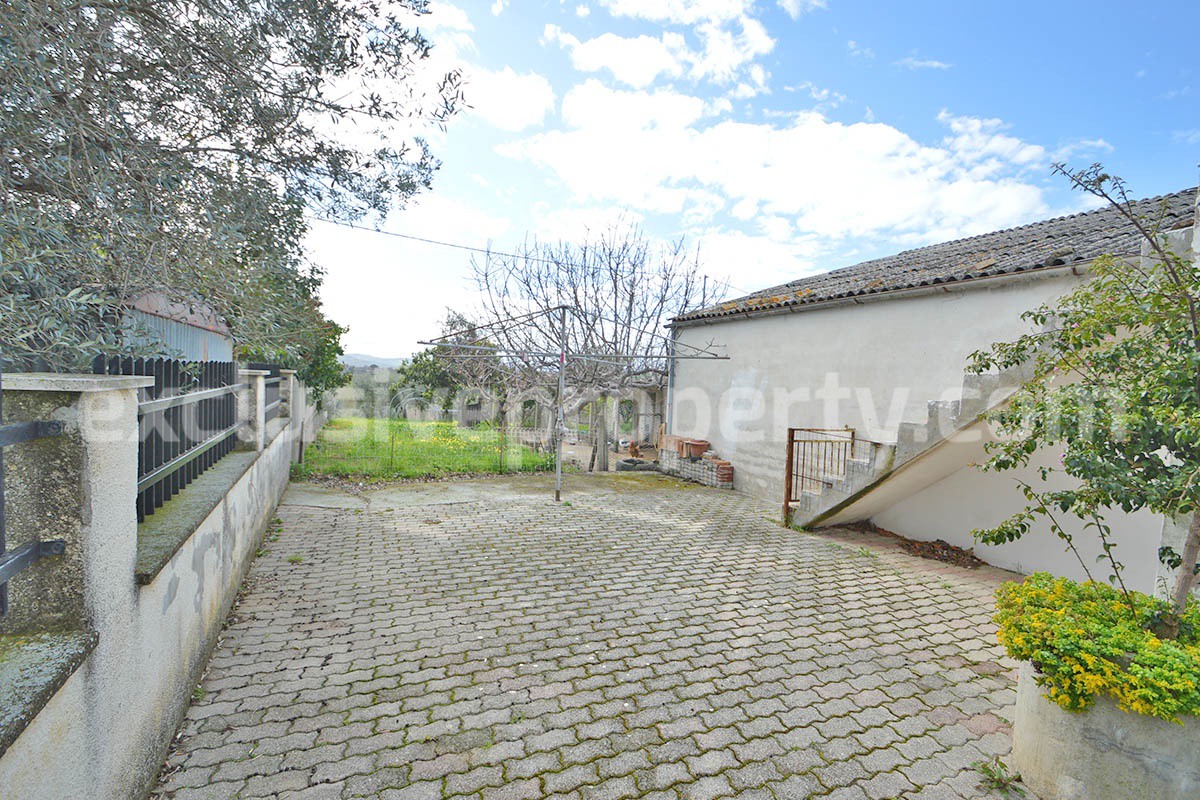 Country House with Olive Grove and Sea View - 5 Minutes from the Adriatic Coast - Abruzzo - Italy