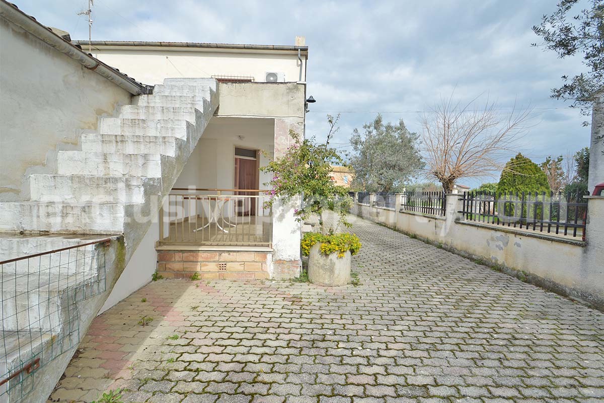 Country House with Olive Grove and Sea View - 5 Minutes from the Adriatic Coast - Abruzzo - Italy