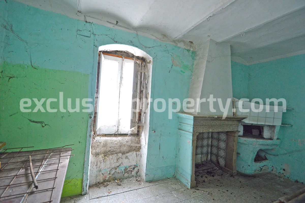 Stone town house for sale in Italy - Molise Region 62