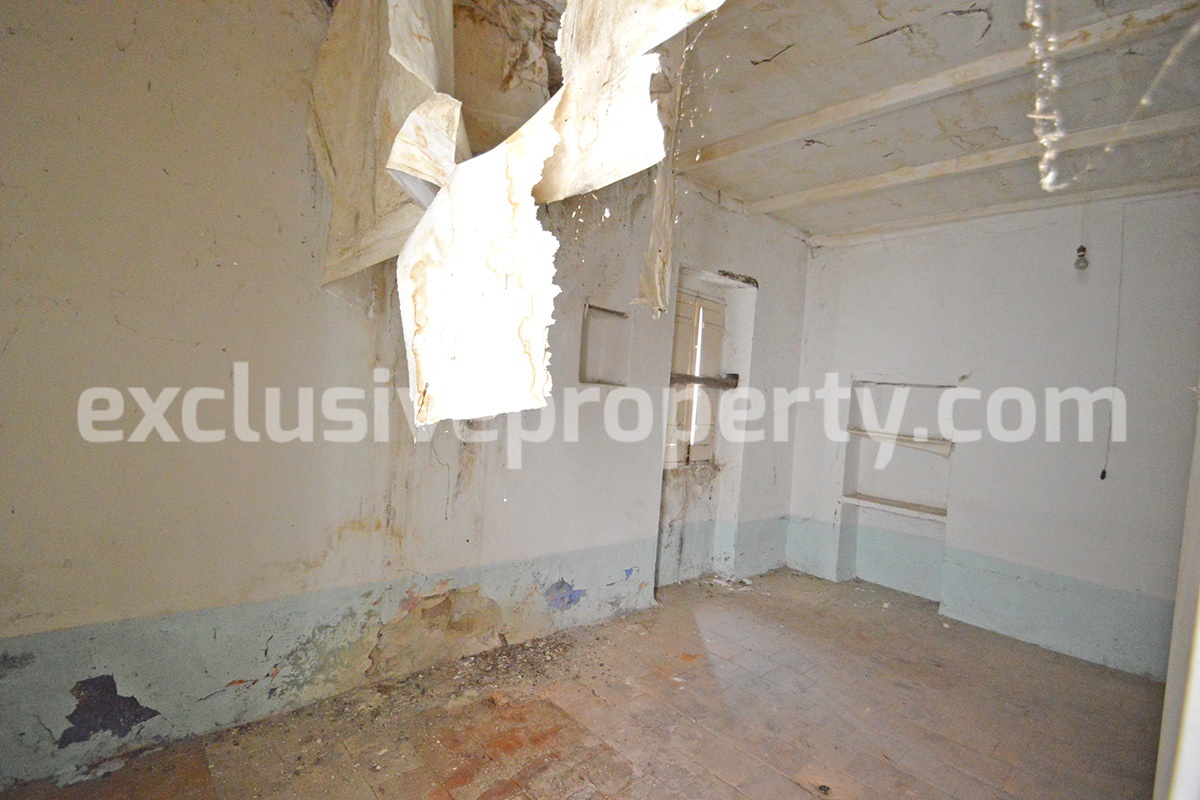 Stone town house for sale in Italy - Molise Region