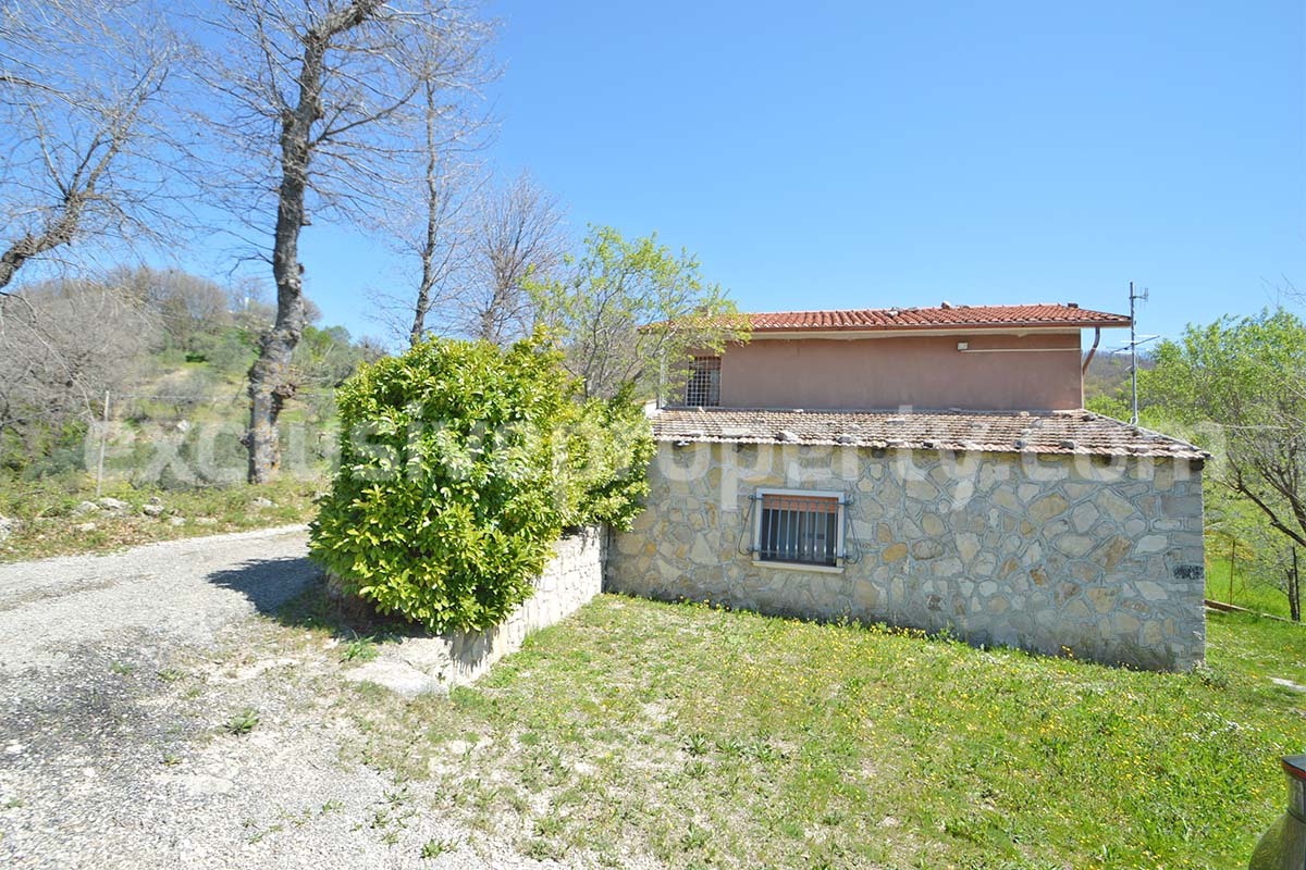 Spacious house with panoramic view of the valley for sale in Italy